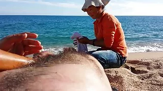 Cette blonde a des courbes à couper le souffle et elle adore baiser avec un gode dans le cul vidéos porno porno gratuit