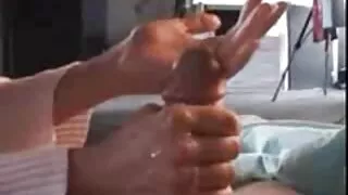 Incroyable brune aux gros seins en robe rose se fait ligoter porno lesbienne black gratuit par un mec noir