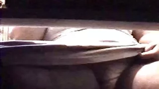 L'étonnante branlette Ella Milano aime se frotter la chatte vidéo porno hd gratuit humide avec joie