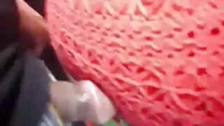 Une ado timide et bouclée se transforme en salope affamée de bite et se fait vidéo porno hd gratuit enculer à la fois