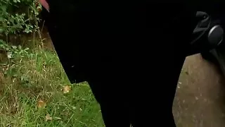 Une maîtresse cruelle fouette le cul vidéo porno africain gratuit d'une salope coquine Savannah Fox