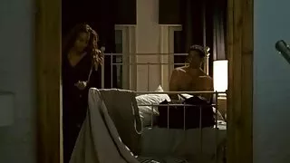 Un videos de sexe gratuit gode noir géant étire le trou du cul serré d'une fille bootylicious