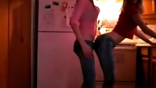 Fumer la star du porno Kamilla se videos x femmes mures fait percer au fond de son cul en plein air