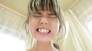 Une prostituée asiatique videos porno en francais passionnée avec un beau cul aime jouer un rôle dominant au lit