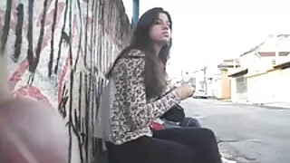 Anastaza Delani, une cow-girl brune envoûtante et bouclée, hd porn gratuit saute sur une bite bien raide