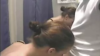 Nude Asa Akira se baise avec une vidéo porno streaming chaussure et aime regarder comment son homme embrasse une nouvelle nana
