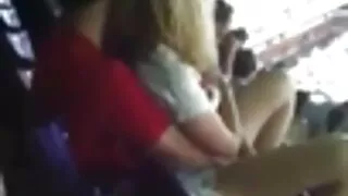 Whorish Wet Chicks danse sous la porn gratuit douche dans une boîte de nuit