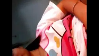 Putain de vidéos de porno sexe femme de ménage en robe sexy Chloé se fait percer l'anus dans la chambre de motel