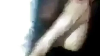 La grosse salope japonaise Chika Matsura est comme morte et se fait plaisir avec un vibromasseur sexe gratuit en video