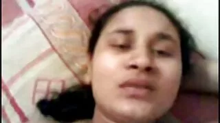 La pute sexe porno video gratuit japonaise douée Maomi Nagasawa chevauche et suce des bites avec joie