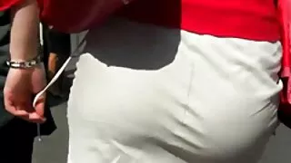 Bimbo gâtée se fait brutalement baiser xxx gratuit tukif en position de missionnaire