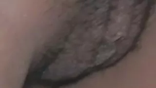 Accro au sexe, video poorno gratuit la milf Abbie Cat organise une orgie sale à la maison